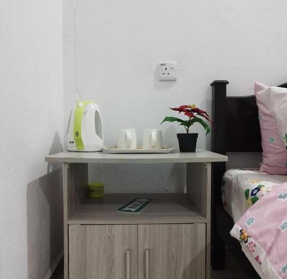 הוסטל Dahliya Roomstay Langkawi