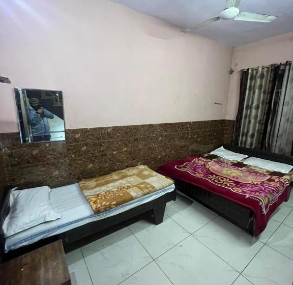 هاستل Ganpati Hotal