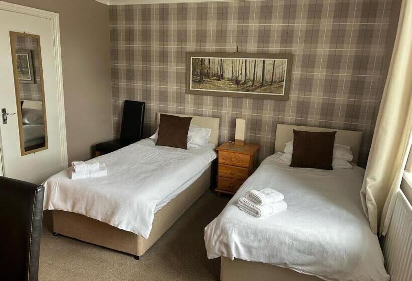 הוסטל Rooms At The Bush