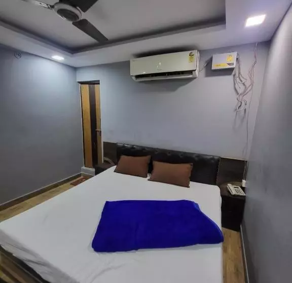 ホテル Amber Villa Lodge By Wb Inn