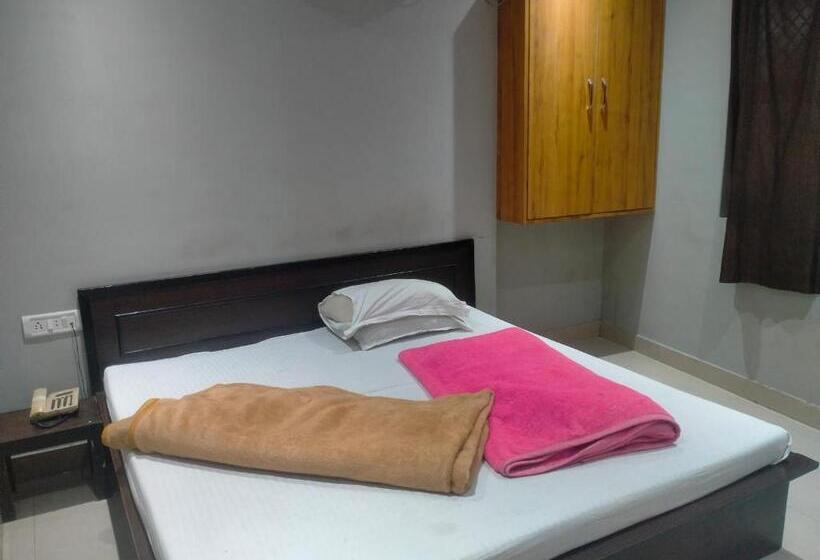 בית מלון כפרי Amber Villa Lodge By Wb Inn