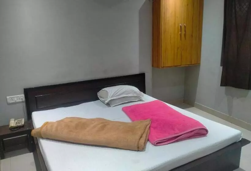 ホテル Amber Villa Lodge By Wb Inn