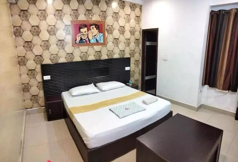 ホテル Karnal Inn