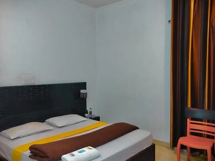 ホテル Karnal Inn