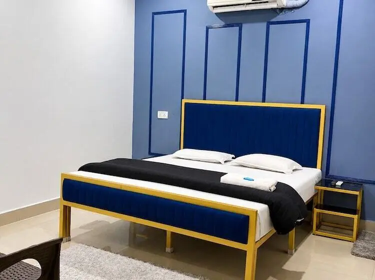 ホテル Karnal Inn
