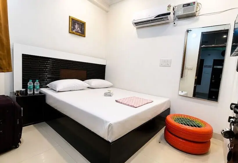 ホテル Karnal Inn