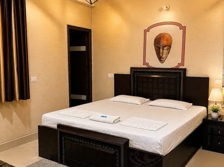 ホテル Karnal Inn