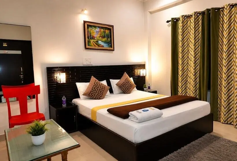 ホテル Karnal Inn