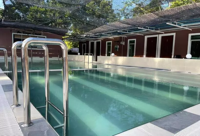 ホテル The Raga Chalet