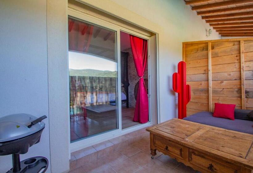 ペンション Romantique Cabane Perchée Avec Spa Vue Panoramique Le Mas Des Faraches Avec Sa Table D Hôte