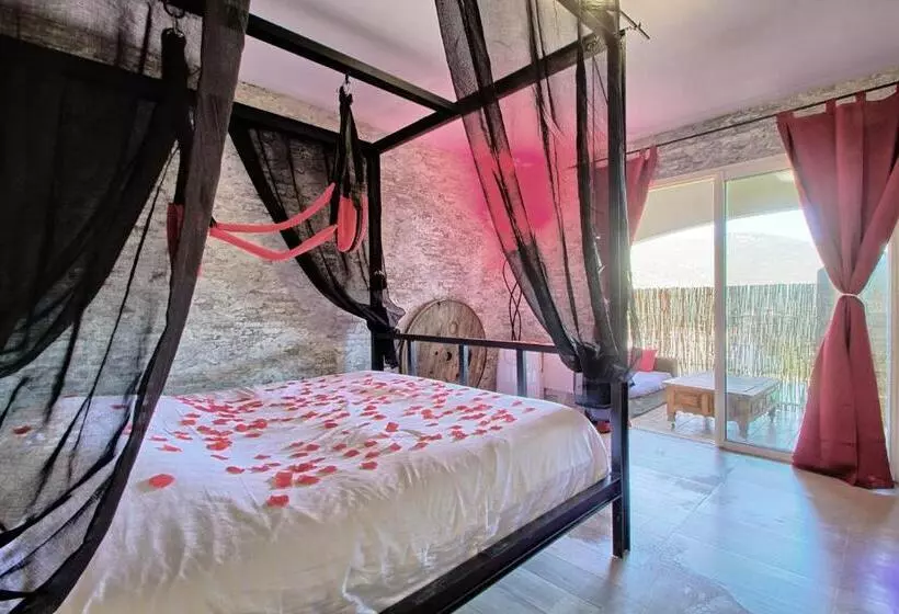 Majatalo Romantique Cabane Perchée Avec Spa Vue Panoramique Le Mas Des Faraches Avec Sa Table D Hôte