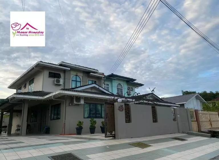 ペンション Mawar Homestay Kuching