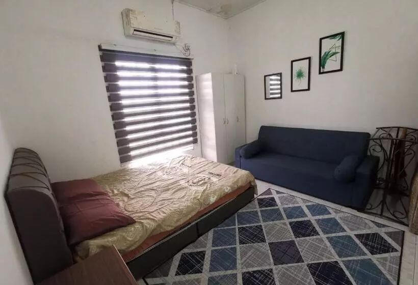 ペンション Nasya Homestay Bandar Enstek