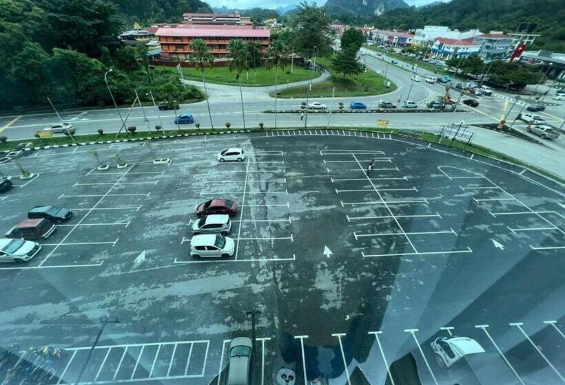 Samsara Studio Apartment With Pool