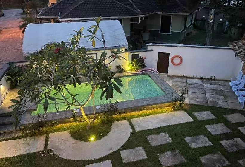 Villa Motel Mas Guesthouse