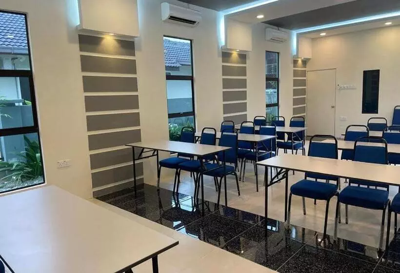 Villa Motel Mas Guesthouse