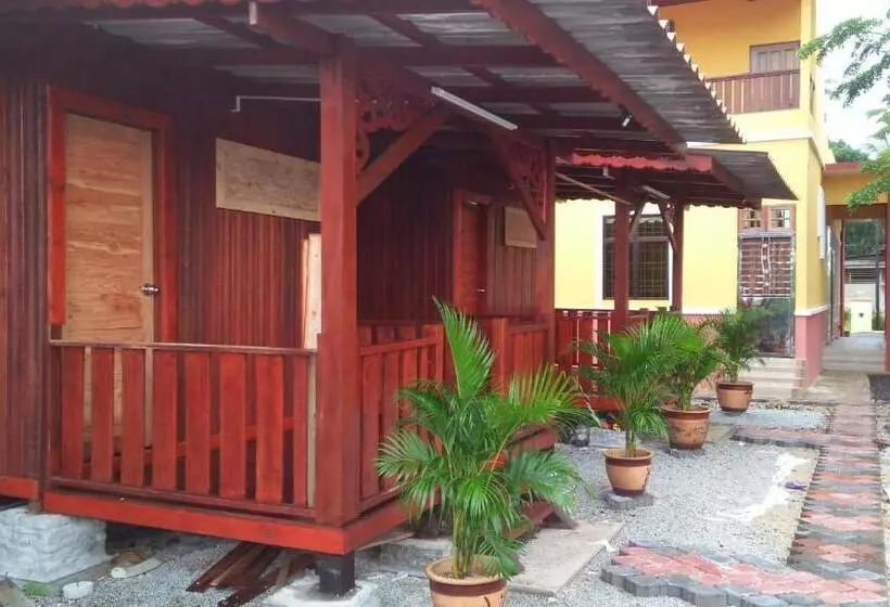 ユースホステル Chalet Kb Wakaf Kayu