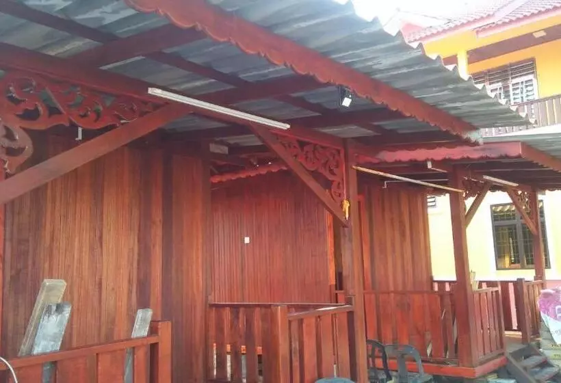 ユースホステル Chalet Kb Wakaf Kayu