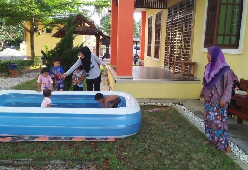 Alberg Chalet Kb Wakaf Kayu