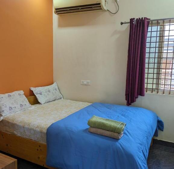 ベッドアンドブレックファースト Vijayanagara Home Stay