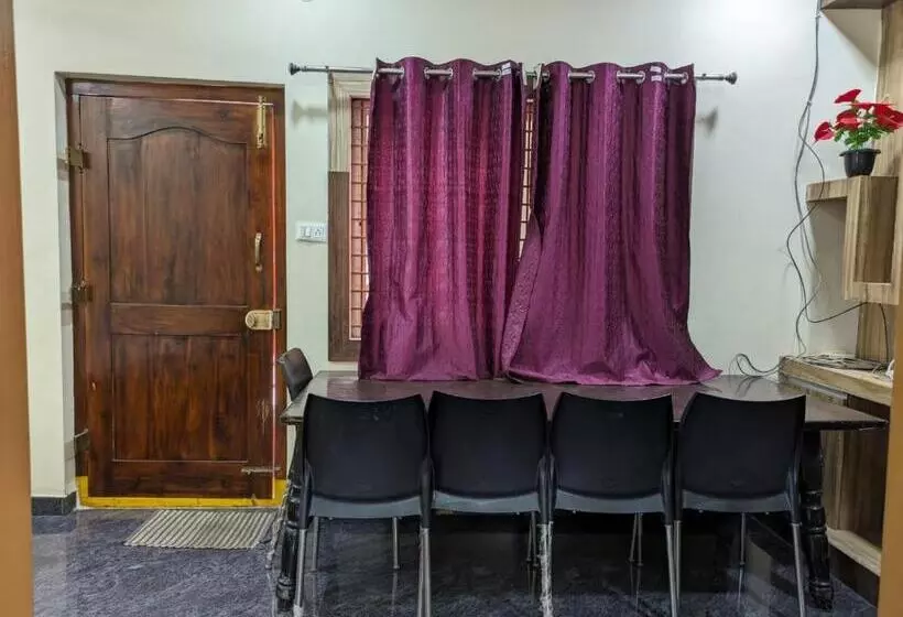 Aamiaismajoitus (B&B) Vijayanagara Home Stay