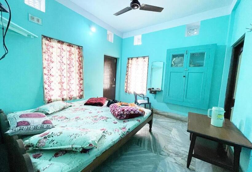 Отель Radha Krishna