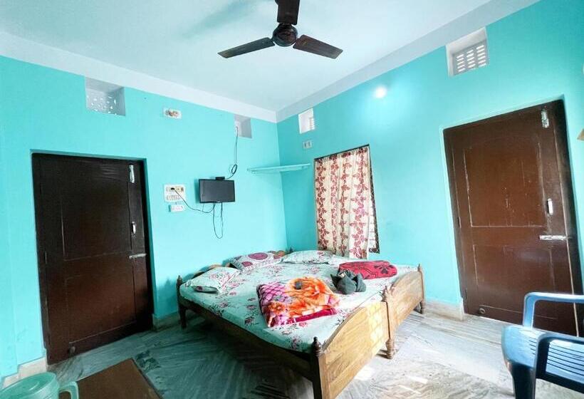 Отель Radha Krishna