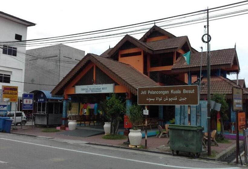 Kuala Besut Jetty Budget Hotel Ain   In Front Of Kuala Besut Jetty