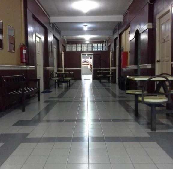 Kuala Besut Jetty Budget Hotel Ain   In Front Of Kuala Besut Jetty