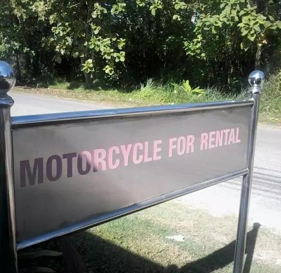 ユースホステル Daoh S Rooms & Scooters