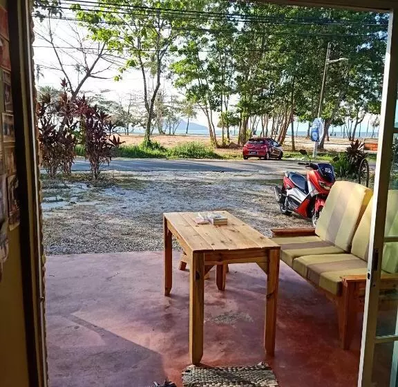 ユースホステル Daoh S Rooms & Scooters