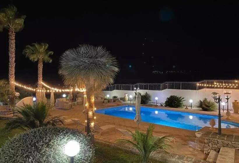 Aamiaismajoitus (B&B) Villa Delle Ulie By Vivimy