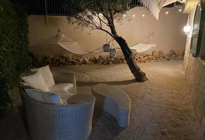 Aamiaismajoitus (B&B) Villa Delle Ulie By Vivimy