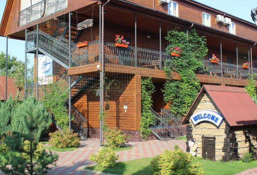 Отель Complex Mizh Triokh Ozer