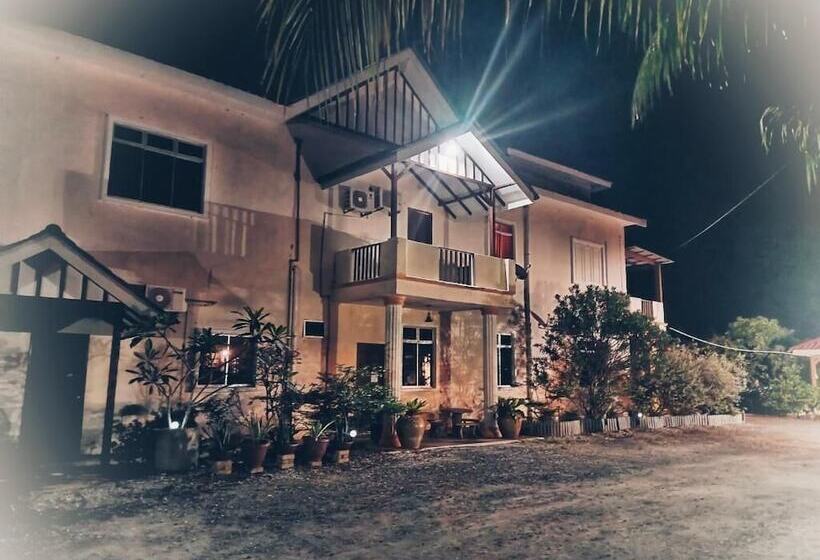 בית מלון כפרי Kurau Inn Farmstay