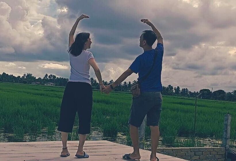 בית מלון כפרי Kurau Inn Farmstay