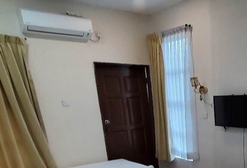 בית מלון כפרי Kurau Inn Farmstay