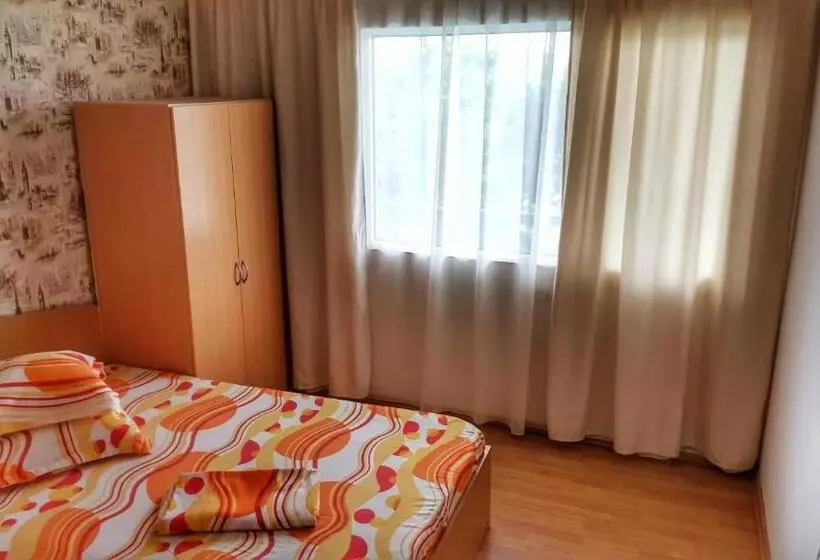 ペンション Casa Buşcu