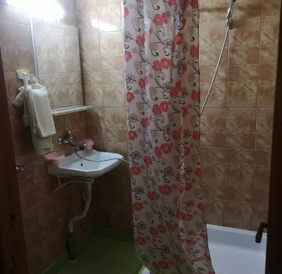 ペンション Casa Buşcu