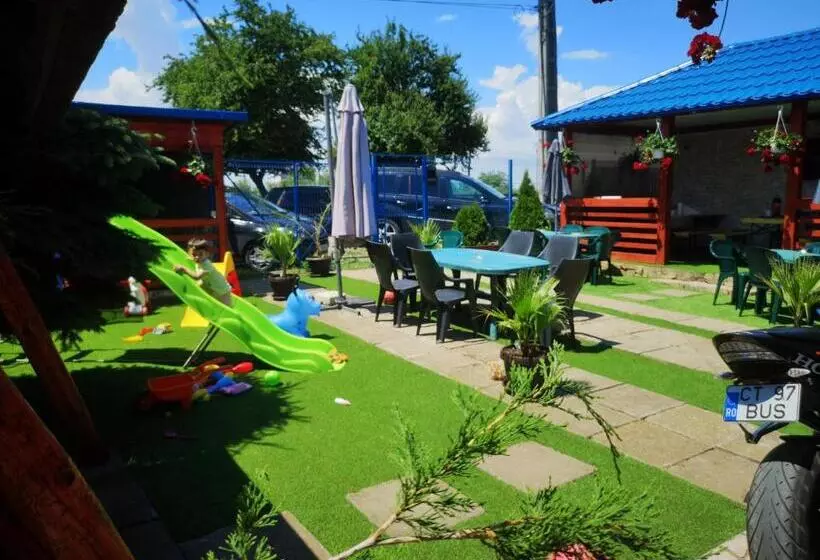 ペンション Casa Buşcu