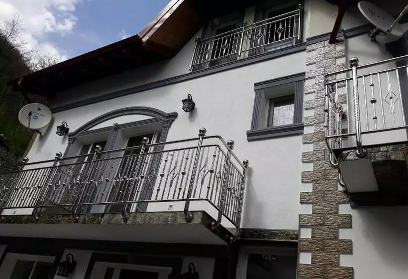 ペンション Casa Papava