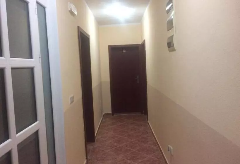 پانسیون Guest House Green Garden