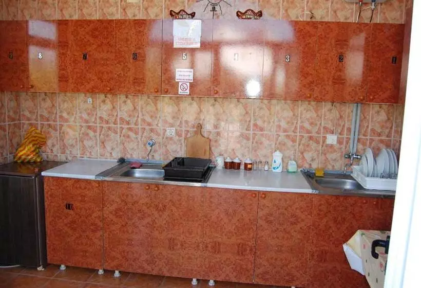 پانسیون Guest House Green Garden