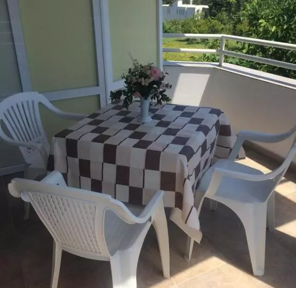 پانسیون Guest House Green Garden