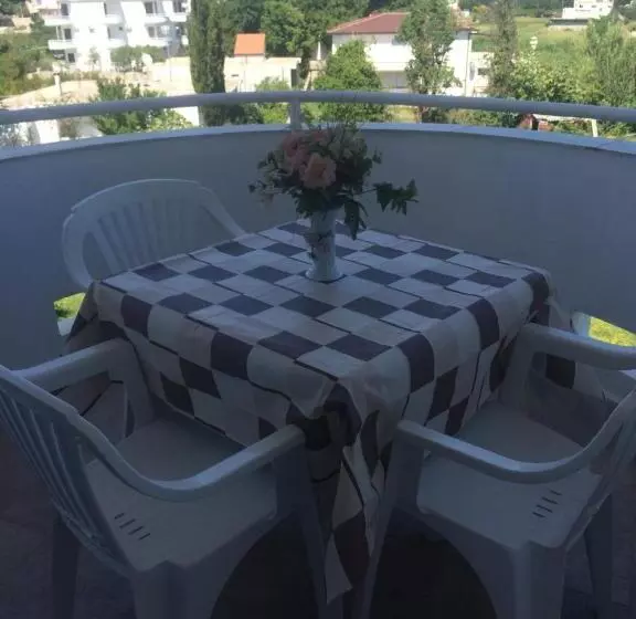 پانسیون Guest House Green Garden