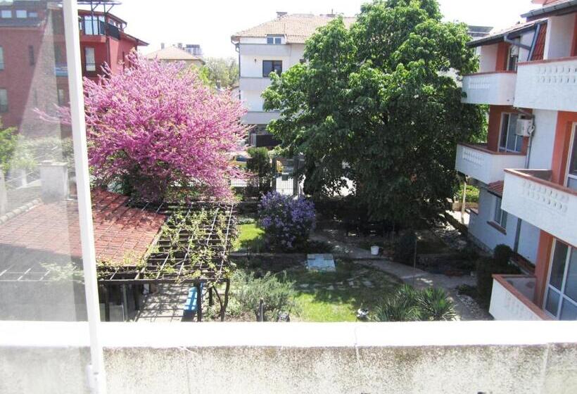 بنسيون Guesthouse Kolevi