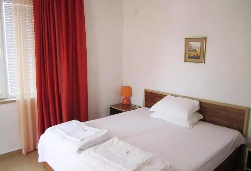 ペンション Guesthouse Kolevi