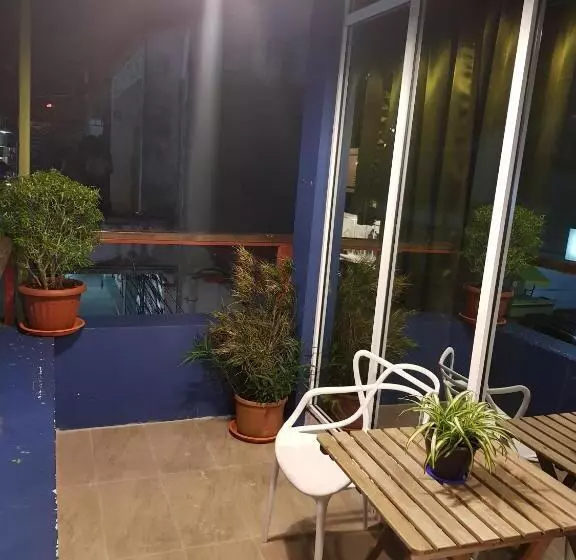 ペンション Kuree Hut