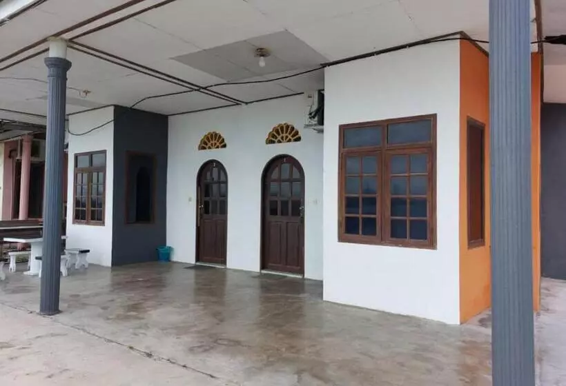 Majatalo Rumah Rehat Qnm Holidays