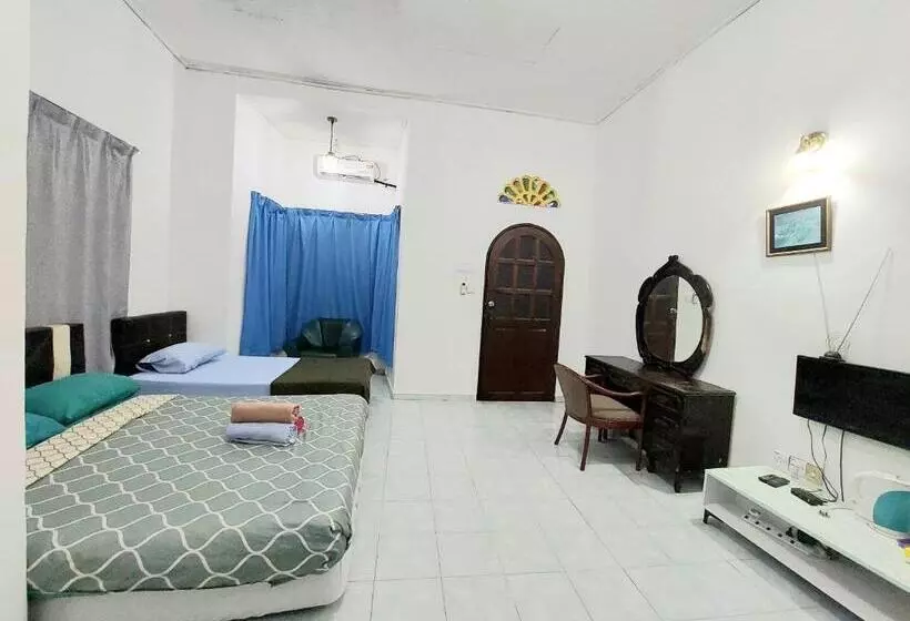 Majatalo Rumah Rehat Qnm Holidays